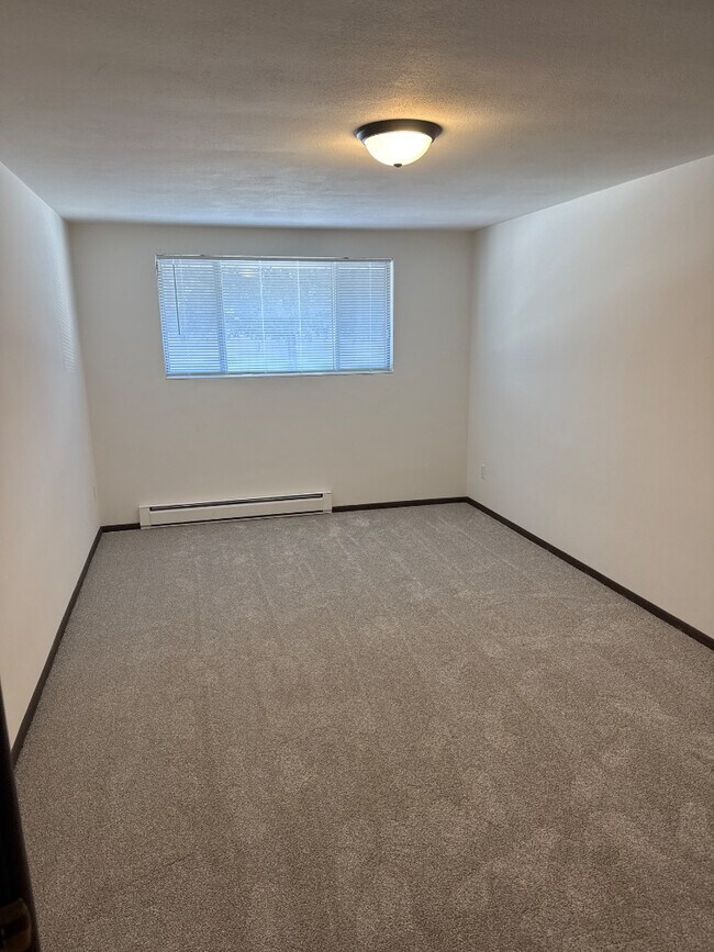 Building Photo - 5858 Anthony Pl