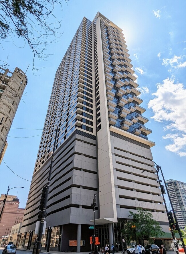 Building Photo - 235 W Van Buren St