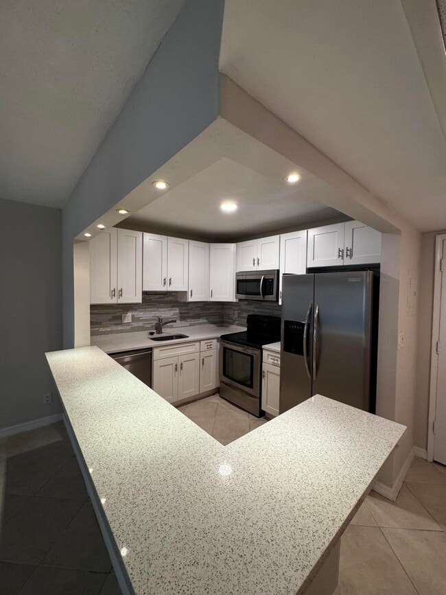 Building Photo - 251 S Cypress Rd