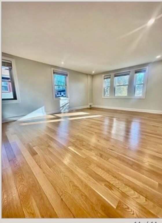 Foto del edificio - 100 Gladeside Ave