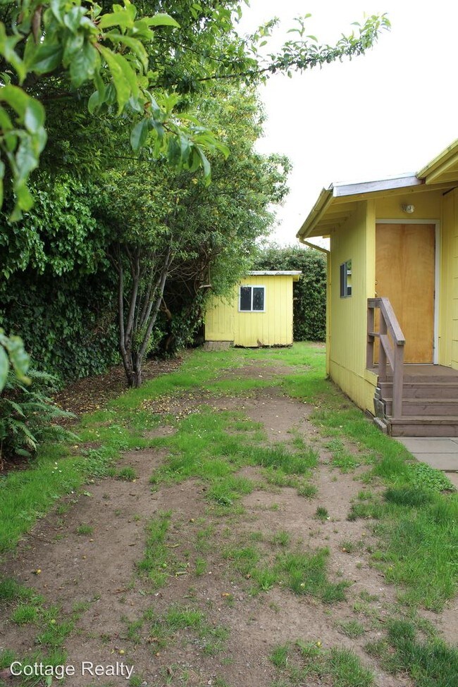 2 Br 1 Bath House 745 Wolf Road House For Rent In