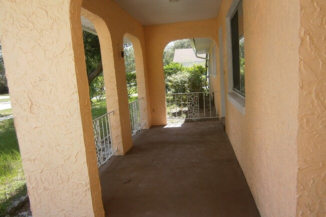 Foto del edificio - Great 3 bedrooms 2 baths single-family hom...