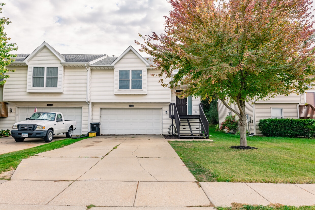 2122 14th St, Coralville, IA 52241 Townhome Rentals in Coralville IA