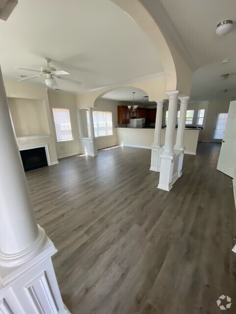 Building Photo - 205 Maynard Summit Way