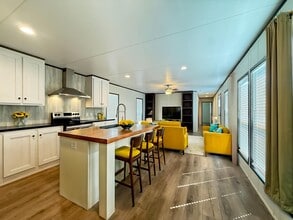 Building Photo - 121 Peggy St