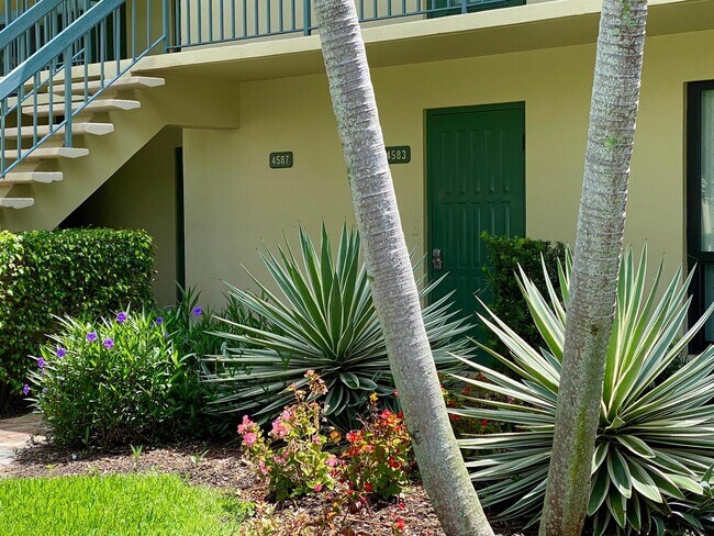 Building Photo - 4587 Kittiwake Ct