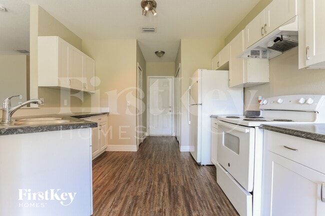 Foto del edificio - 2728 Parrot St