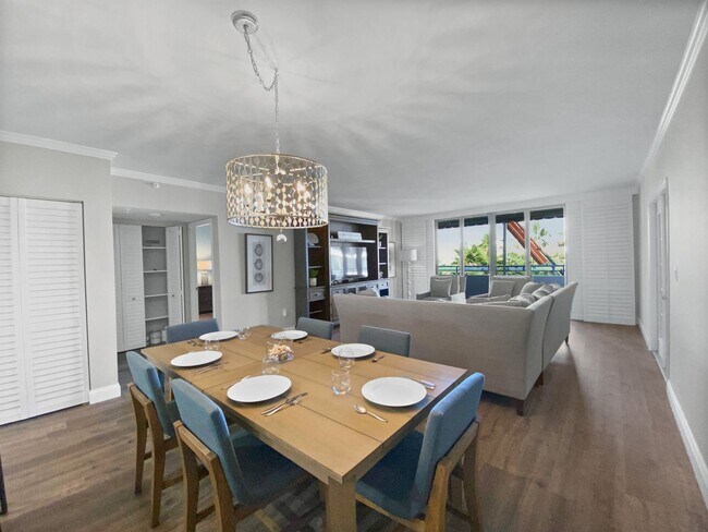 Building Photo - Two Bedroom Condo at Longboat Key
