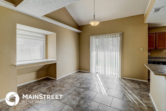 Building Photo - 911 Turner Ct