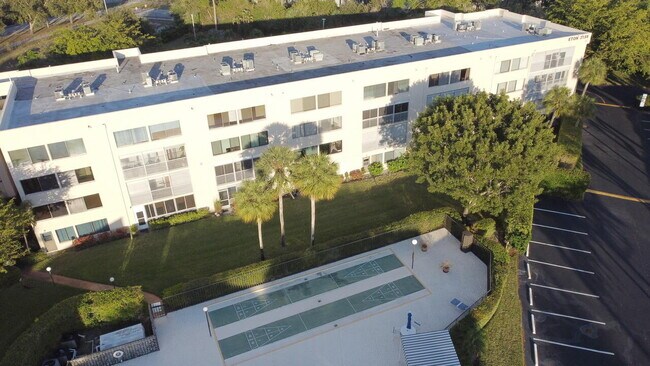 Foto del edificio - 3154 Via Poinciana