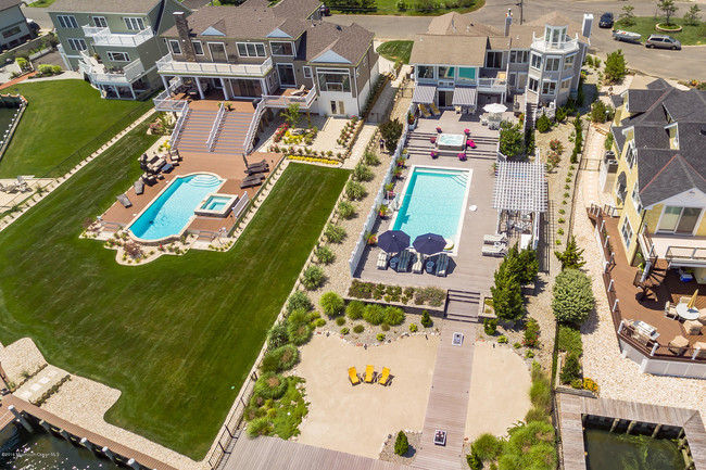 Foto del edificio - 75 Monmouth Pkwy