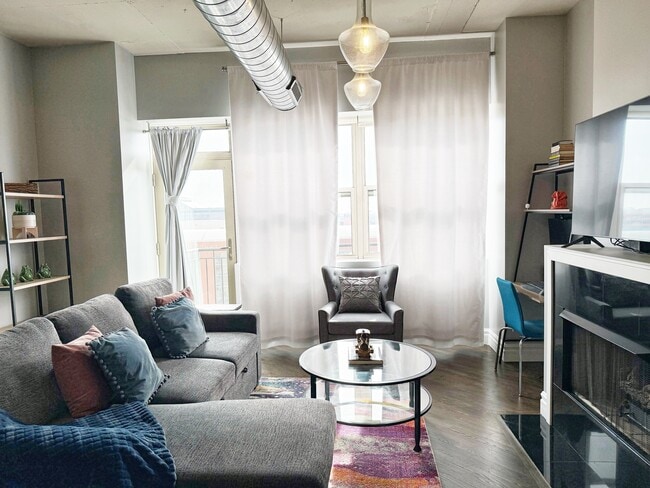 Living Room Space - 500 S Clinton St