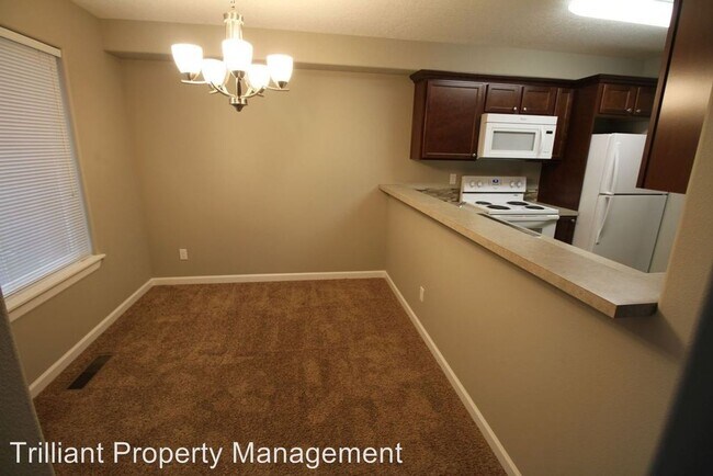 Building Photo - NICE 3 Bedroom 2 & 1/2 Bath 2-Story Duplex...