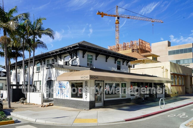 Building Photo - 430 Olive St