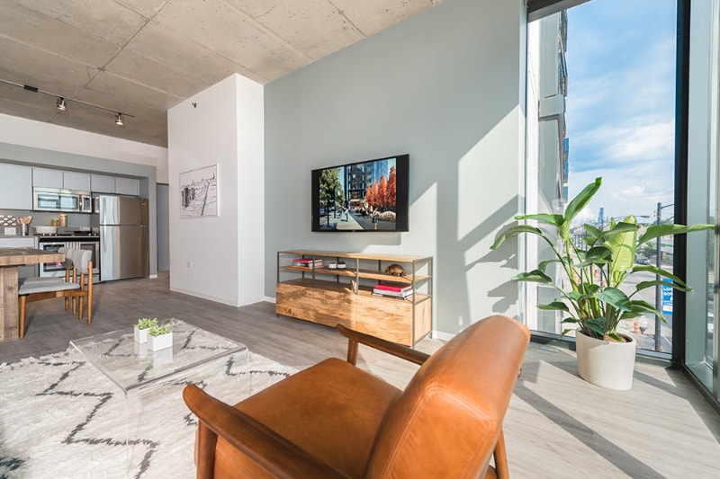 Foto principal - 2295 N Milwaukee Ave