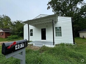 Building Photo - 407 Circus St
