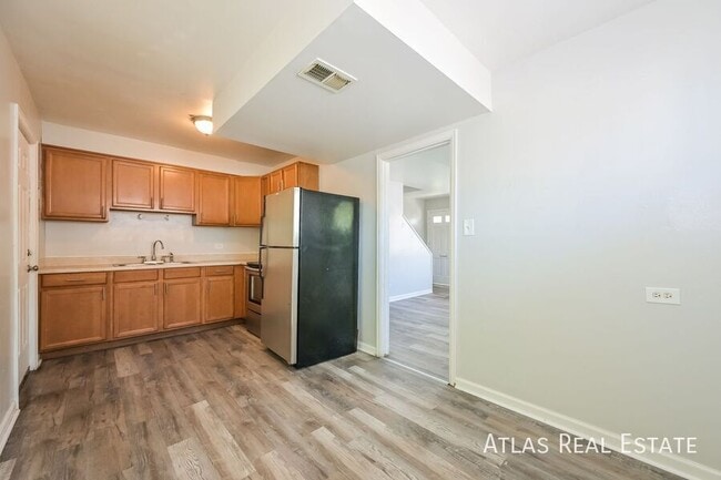 Photo - 1865 W Mosier Pl Apartment