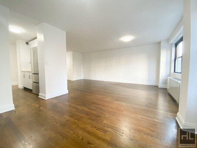 Building Photo - East 89 Street
