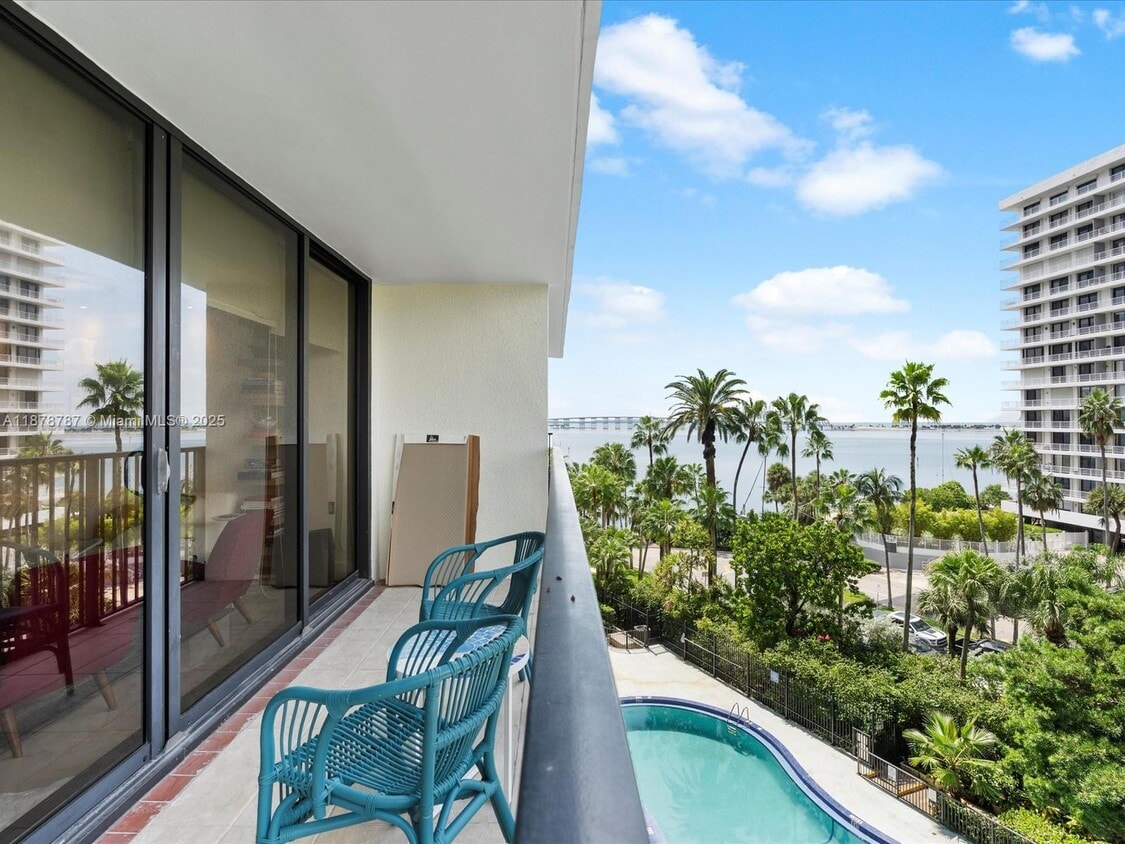 Foto principal - 1450 Brickell Bay Dr