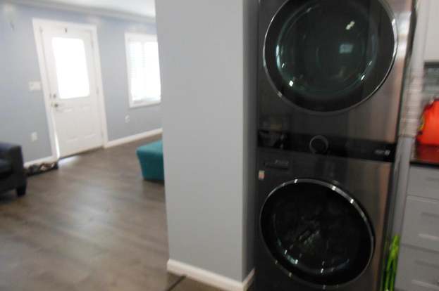 Building Photo - 424 Sampton Ave