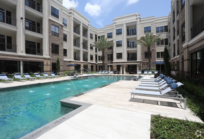 Building Photo - Sinclair