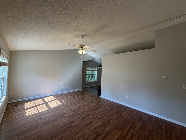 Building Photo - 375 Brookfield Dr