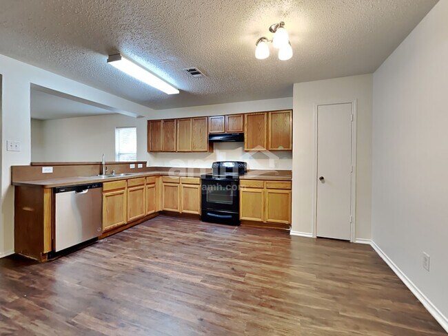 Foto del edificio - 4026 Holly Leaf Ct