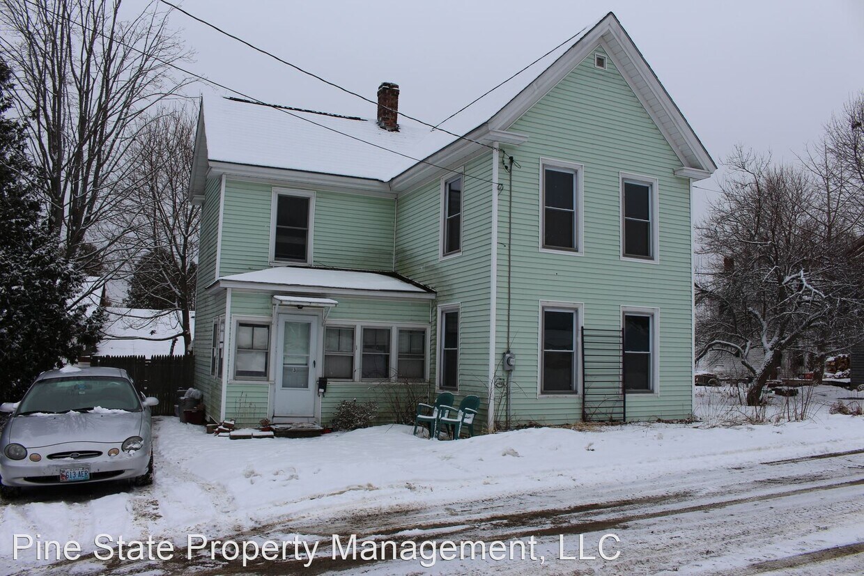 Primary Photo - 3 br, 1 bath Room For Rent - 3 School Street