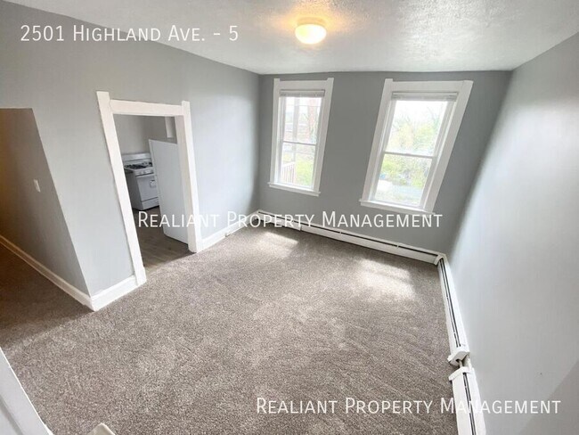 Foto del edificio - 2501 Highland Ave