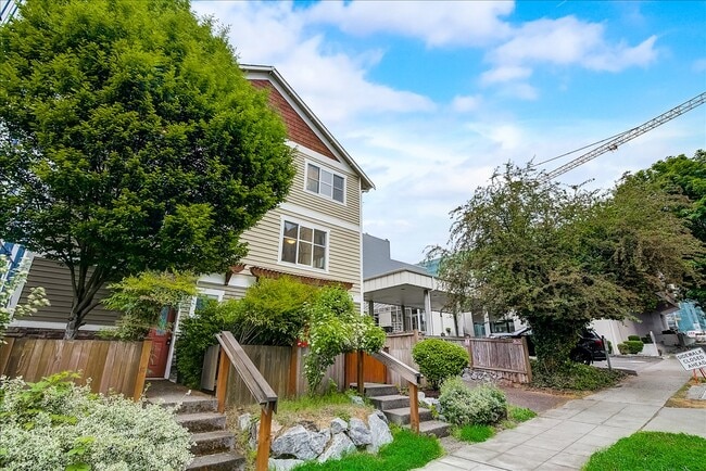 Photo - 844 NE 66th St Townhome