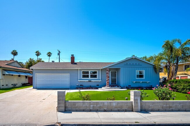 Building Photo - 12272 Orangewood Ave