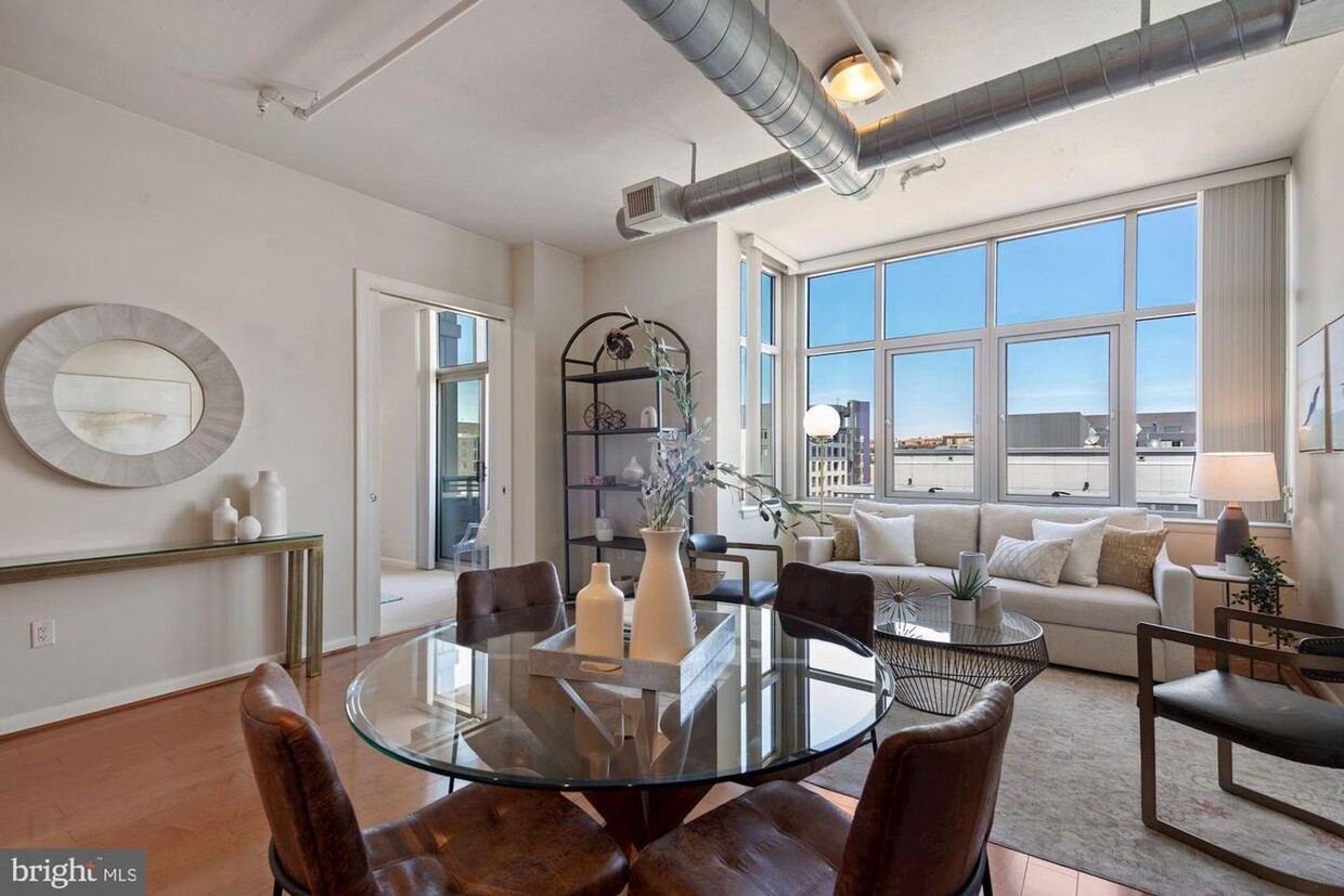 Incredible 11th Floor 2BR/2BA Condo (including reserved garage parking) in Vibrant Mount Vernon T... - Incredible 11th Floor 2BR/2BA Condo (including reserved garage parking) in Vibrant Mount Vernon T...