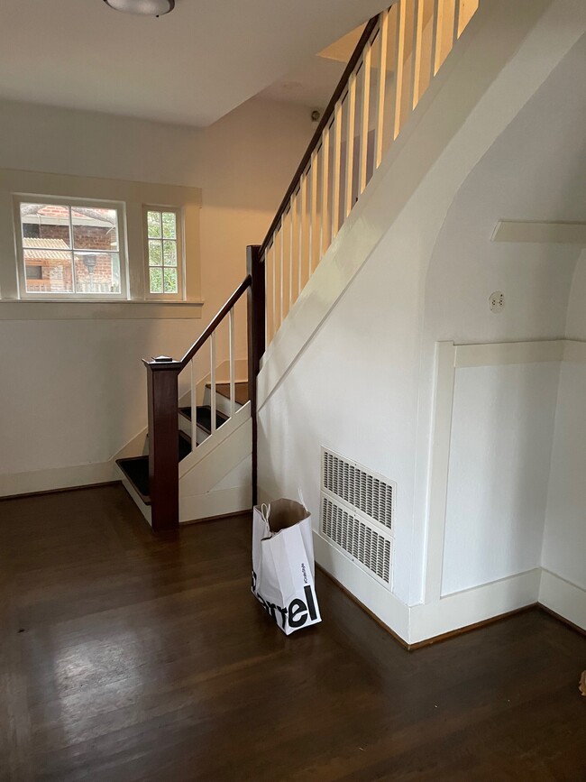 Entry - 2230 Amherst St