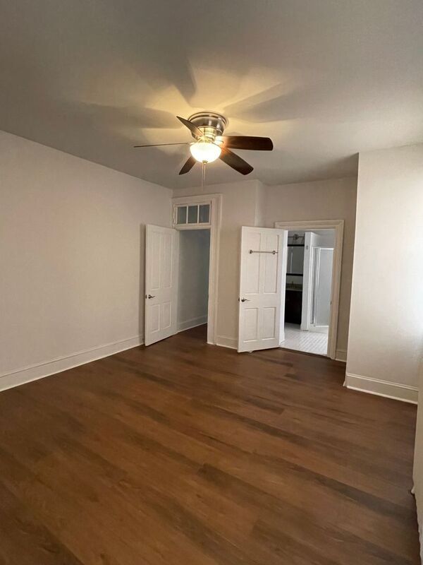 Foto del edificio - 812 N. Calvert St