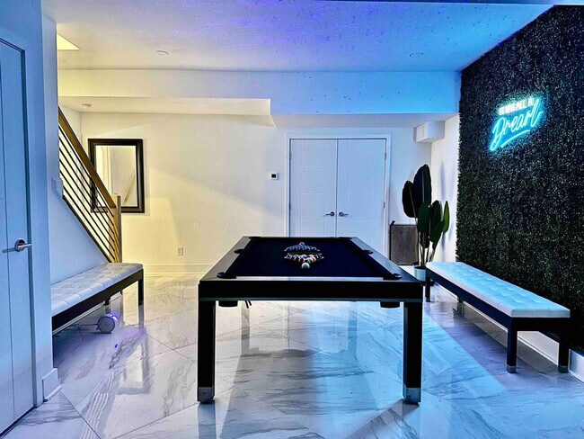 Foto del edificio - 323 Atherton St