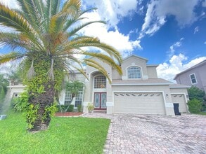 Building Photo - Spacious 4/3 Single Family Home!!
