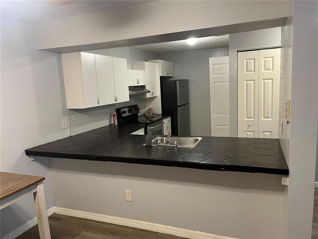 Building Photo - 616 Kenwick Cir