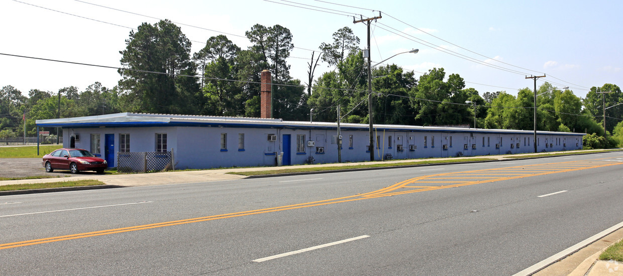 Building Photo - PLEASANT POINTE APARTMENTS