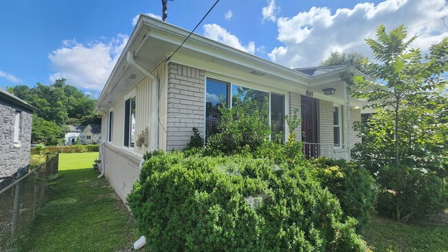 Photo - 2043 Chicago Ave NW House