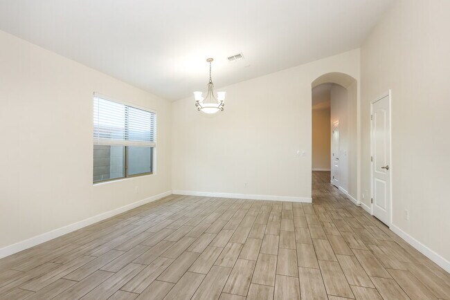 Building Photo - 4715 W Harwell Rd