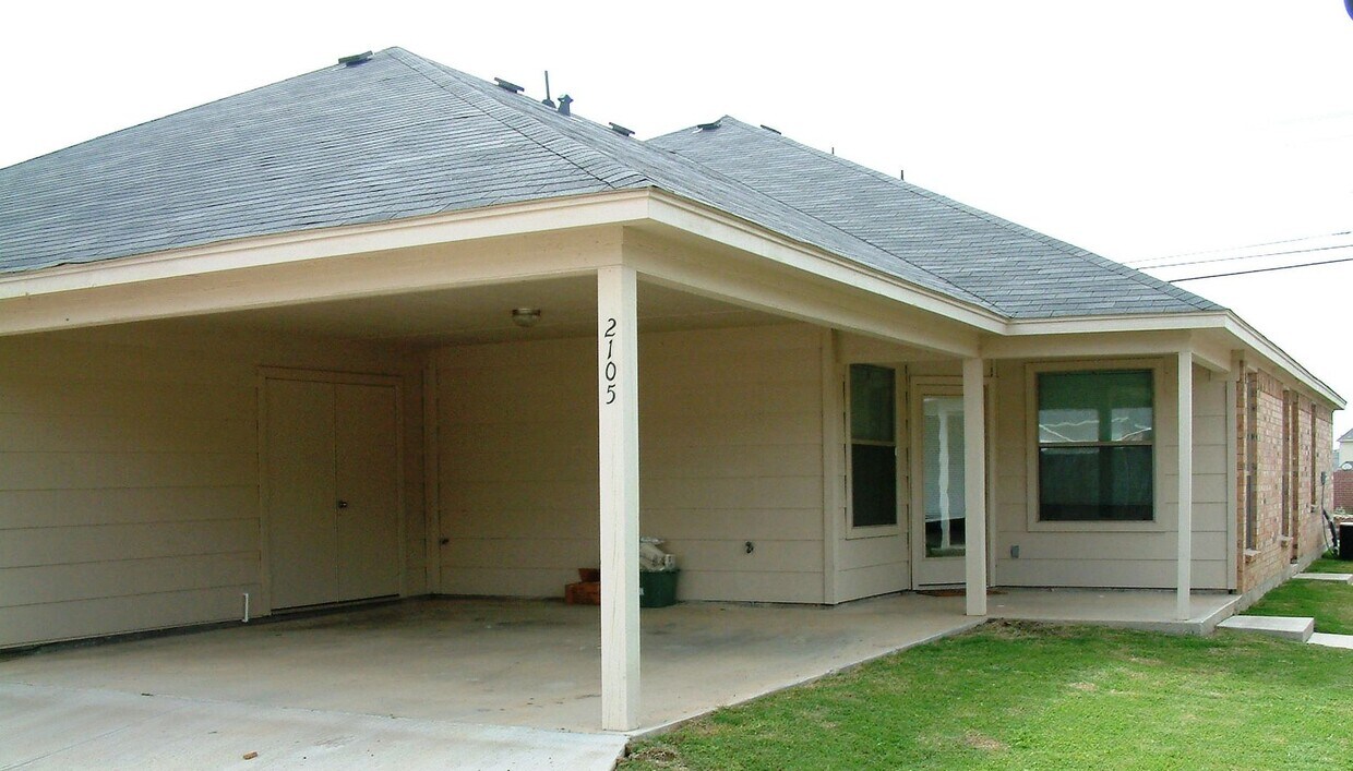 Primary Photo - RAGLAND2105-07
