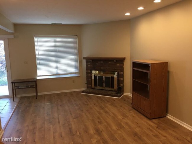 Building Photo - 3 br, 2.5 bath Condo - 22310 River Walk Lane