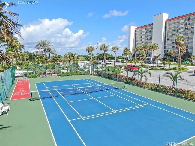Foto del edificio - 9400 S Ocean Dr