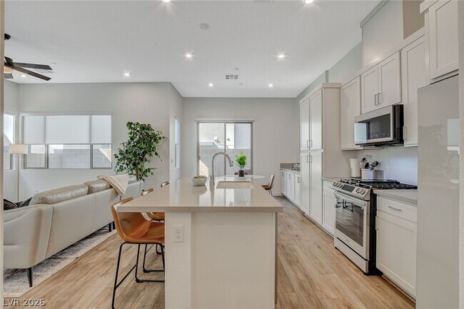 Foto del edificio - 3354 Via Strada St