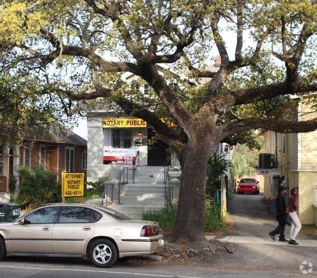 Building Photo - 4223 S Carrollton Ave