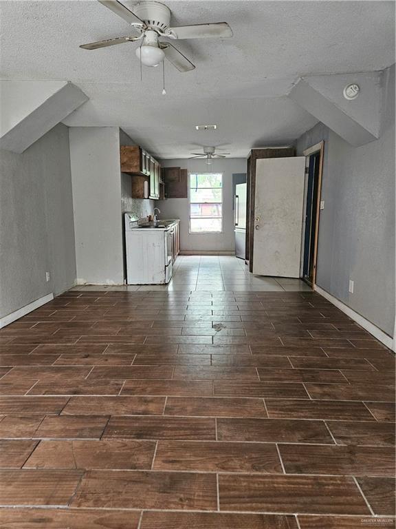 Building Photo - 701 Carlson St