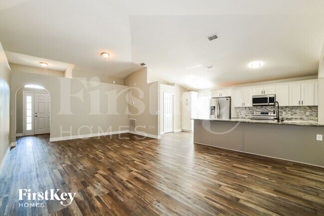Building Photo - 637 Sunway Ln