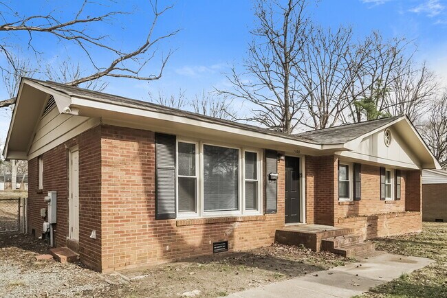 Building Photo - 1100 Bilmark Ave