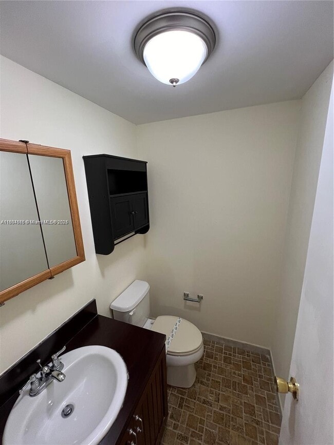 Building Photo - 17170 SW 94th Ave