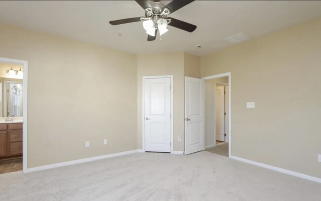 Foto del edificio - 731 Olive Wood Ln